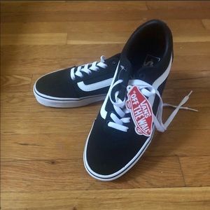 💕NWT💕Vans women’s skate shoes💕